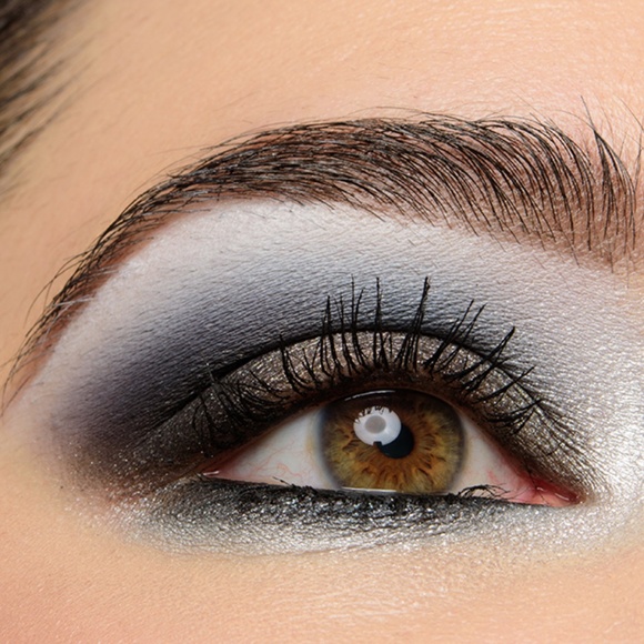 ColourPop "Blowin' Smoke" eyeshadow palette - Picture 9 of 13